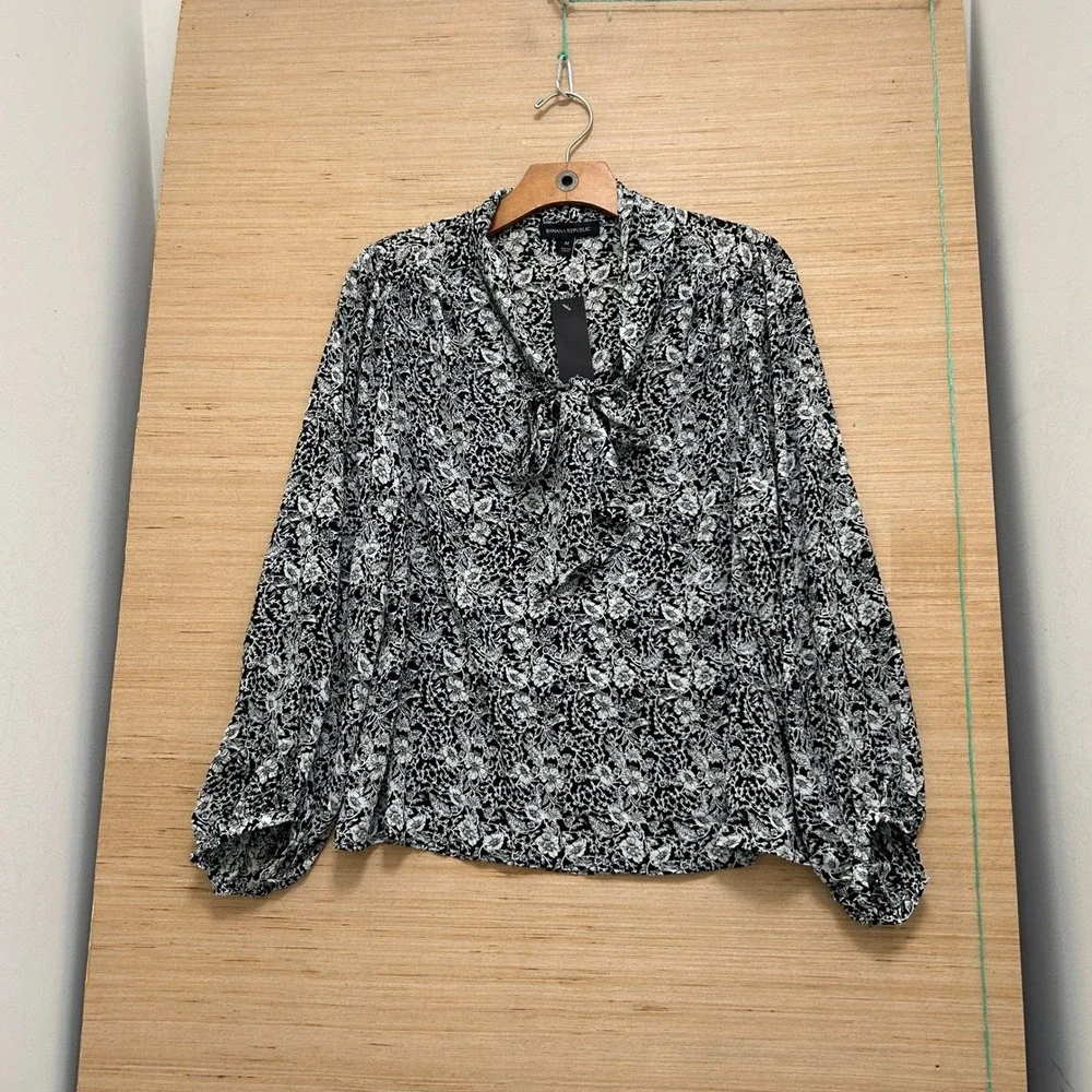 Banana Republic Black White Floral Tie Neck Blouse Long Sleeve Puff Top Medium